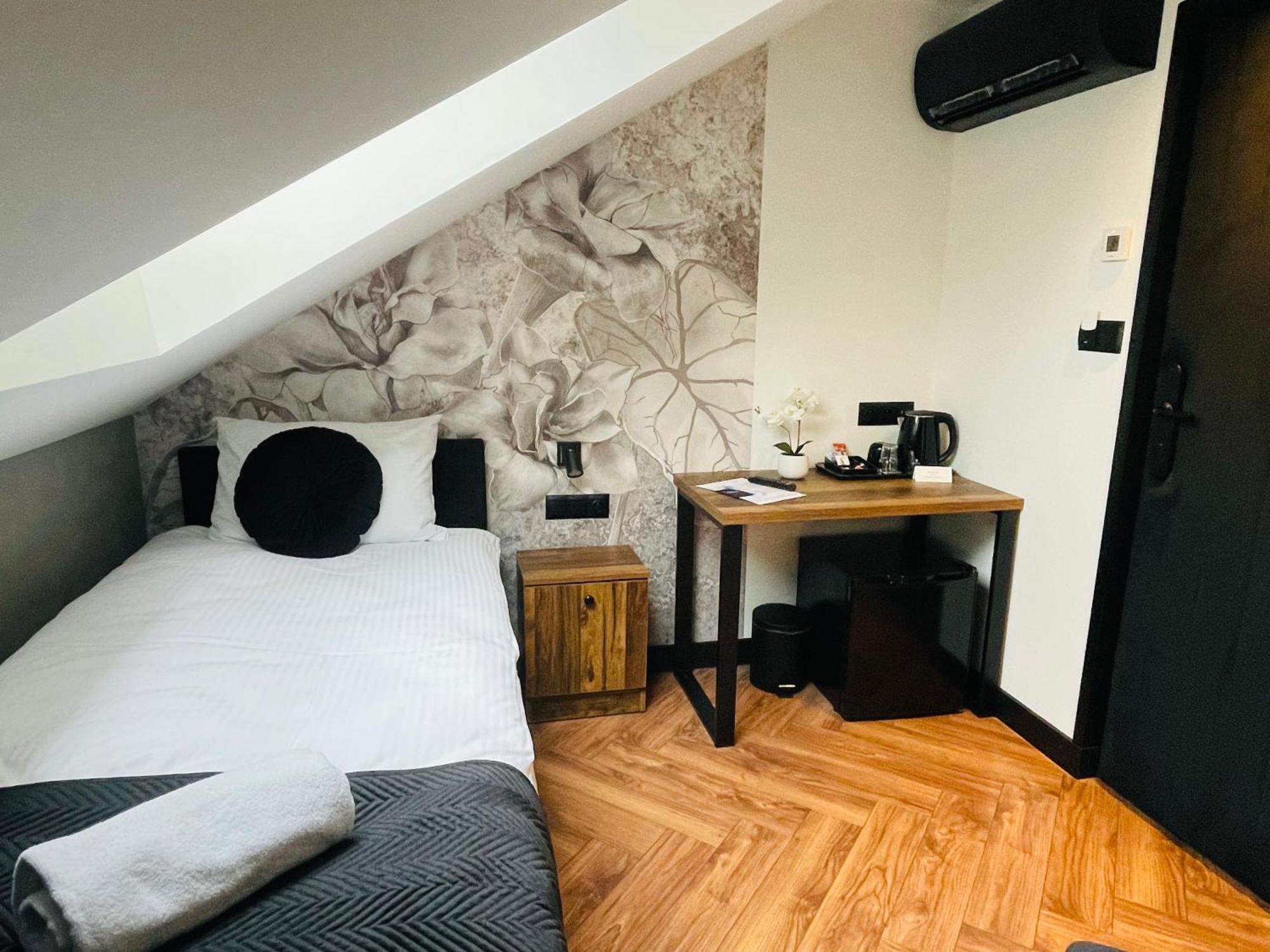 Hotel Millennium Przasnysz Extérieur photo